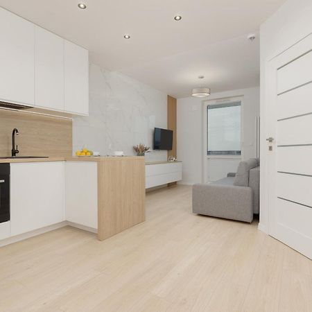 Modern Apartment With Balcony Near Aleje Jerozolimskie By Noclegi Renters Варшава Экстерьер фото