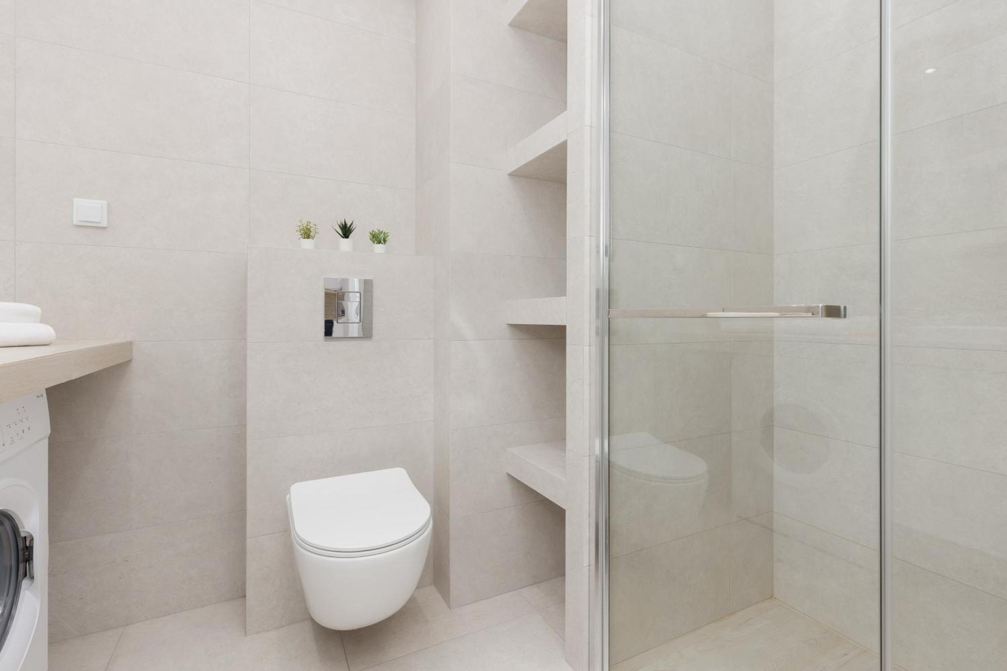 Modern Apartment With Balcony Near Aleje Jerozolimskie By Noclegi Renters Варшава Экстерьер фото